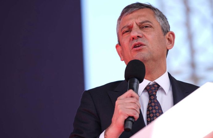 Özgür Özel Nevşehir mitinginde: Türkiye’de bütün yasakları gidereceğiz!