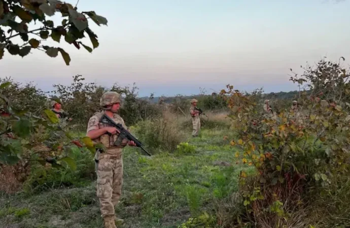 Askerler sabaha kadar zirai don nöbeti tuttu