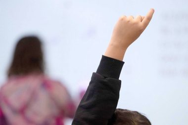 Veliler şikayet etti: Öğretmenin kızı geri kalınca bütün sınıf geri kalmış sayıldı