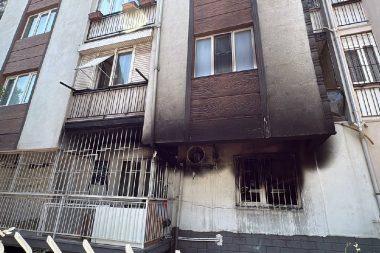 Apartmanda önce patlama, sonra yangın: Engelli Arda alevlerden kurtulamadı