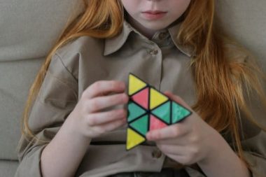 Kızlarda otizm daha geç fark ediliyor: Çünkü toplum bunu bile saklamayı öğretiyor