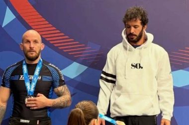 Gözüne kestirenlerin aklında bulunsun: Oyuncu Barış Arduç jiujitsuda altın madalya aldı