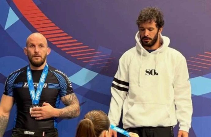 Gözüne kestirenlerin aklında bulunsun: Oyuncu Barış Arduç jiujitsuda altın madalya aldı