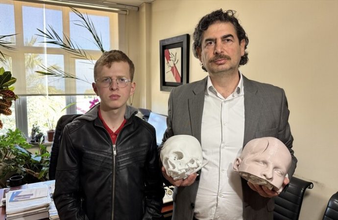 Yüzünün şekil bozukluğu ‘3 boyutlu teknoloji’yle düzeltildi