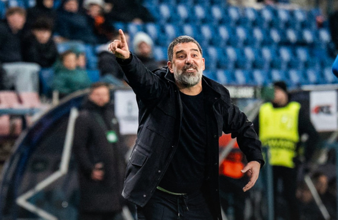 Arda Turan’ın maçında hava saldırısı paniği: İkinci yarıya geç başlandı