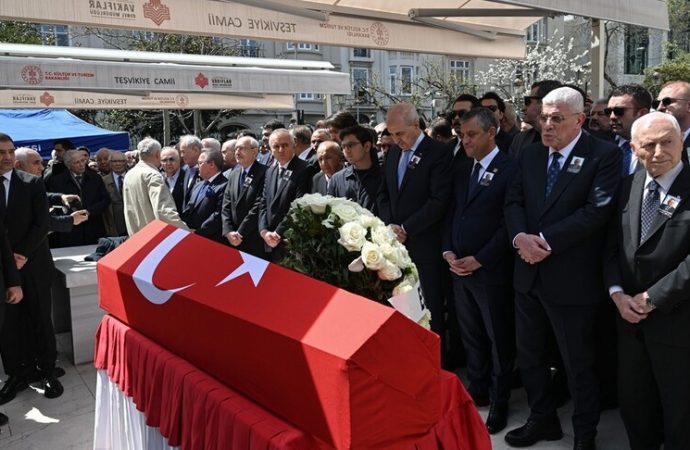 Eski TBMM Başkanı Hüsamettin Cindoruk son yolculuğuna uğurlandı