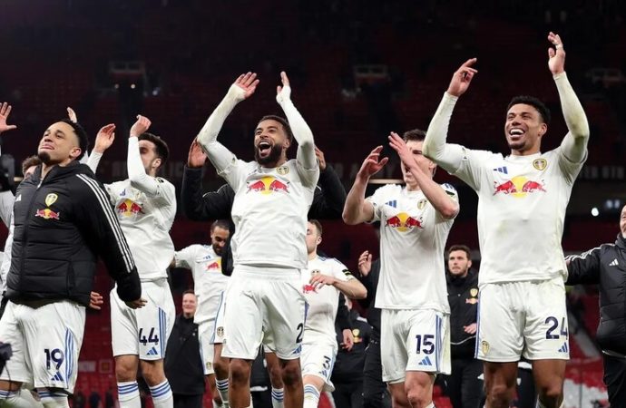 Leeds United iki kuşak sonra Old Trafford’da galip geldi
