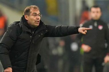 Eski asbaşkandan iddia: Metin Diyadin başkan gelince ayağa kalkmadığı için kovuldu