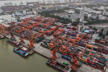 Çin’in dış ticaret fazlası son 13 ayın en düşük seviyesinde