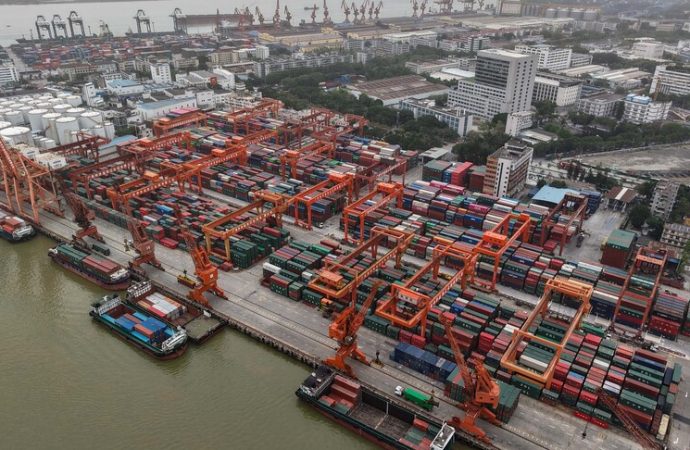 Çin’in dış ticaret fazlası son 13 ayın en düşük seviyesinde