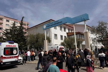 CHP: ’65 bin uzman çavuş derhal okullarda görevlendirilmeli’