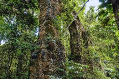 Doğanın sakladığı 5 bin yıllık kale gün yüzüne çıktı