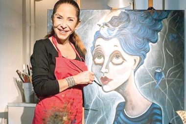 Şarkıcı, oyuncu, şimdi de ressam Hümeyra: ‘Kadın’ı çiziyor