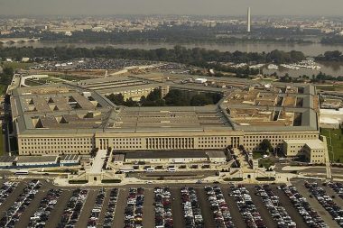 WSJ: Pentagon silah üretimini artırmak için otomotivcilerle temasta