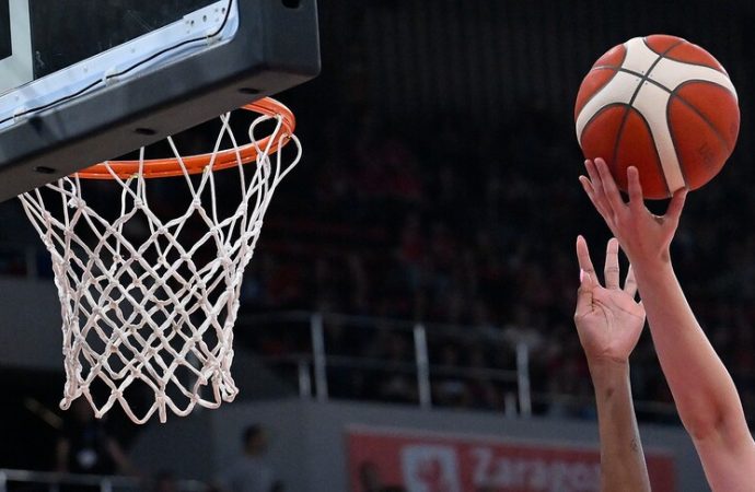 Fenerbahçe ve Galatasaray Avrupa Ligi’nde final için parkeye çıkıyor