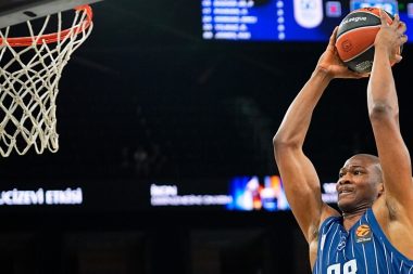 Anadolu Efes yarın Panathinaikos AKTOR deplasmanında