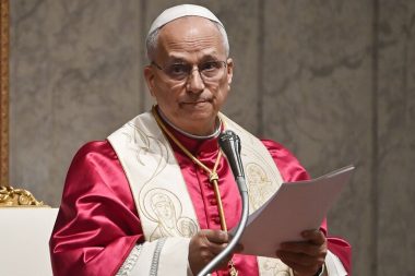 Papa bir milim geri adım atmıyor: Dünya, bir avuç zorba tarafından harap ediliyor