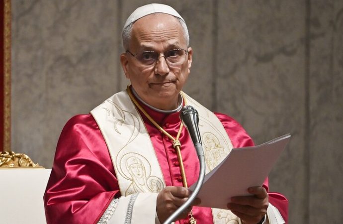 Papa bir milim geri adım atmıyor: Dünya, bir avuç zorba tarafından harap ediliyor