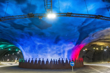 Dünyada benzeri yok: Okyanusun altına döner kavşak yapıldı, bir saatlik yol 16 dakikaya indi