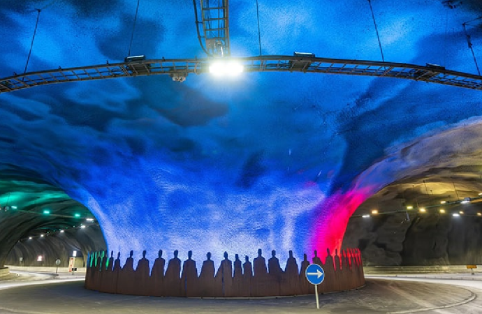 Dünyada benzeri yok: Okyanusun altına döner kavşak yapıldı, bir saatlik yol 16 dakikaya indi