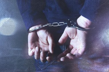 ‘Bombalama yapacağım’ dedi, evinden cephanelik çıktı