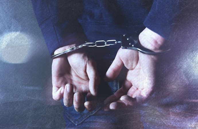 ‘Bombalama yapacağım’ dedi, evinden cephanelik çıktı
