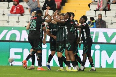 Konyaspor’un yenilmezliği sürüyor