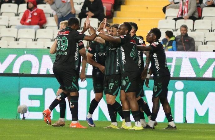 Konyaspor’un yenilmezliği sürüyor