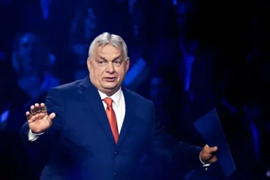 Trump da, Putin de arkasındaydı; yargının tamamı onun emrindeydi; medyanın yüzde 80’ini kontrol ediyordu ama yine de seçimi kaybetmekten kurtulamadı: Dünyadan bir ‘tek adam’ eksildi