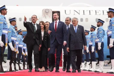 Pakistan’da barış konuşmaya başladılar